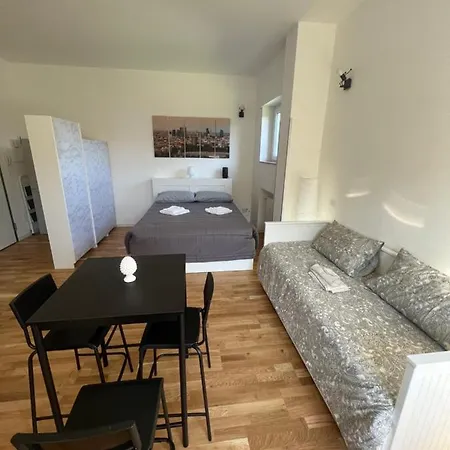 Nice And Comfy : Central Area Of Apartment